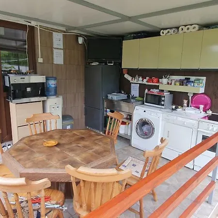 Kamp Prikolica Cetvorokrevetna Campingplads *