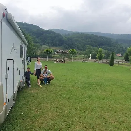 Kamp Prikolica Cetvorokrevetna Campingplads