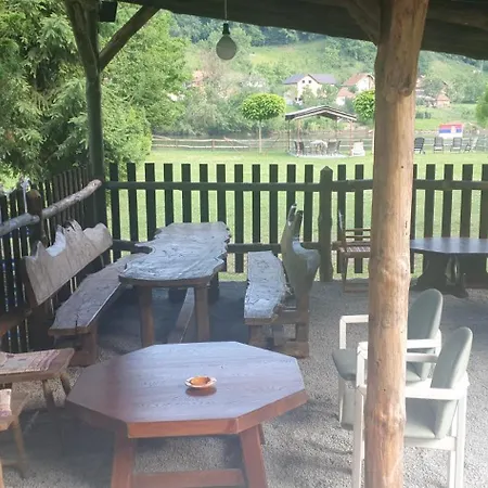 Kamp Prikolica Cetvorokrevetna *